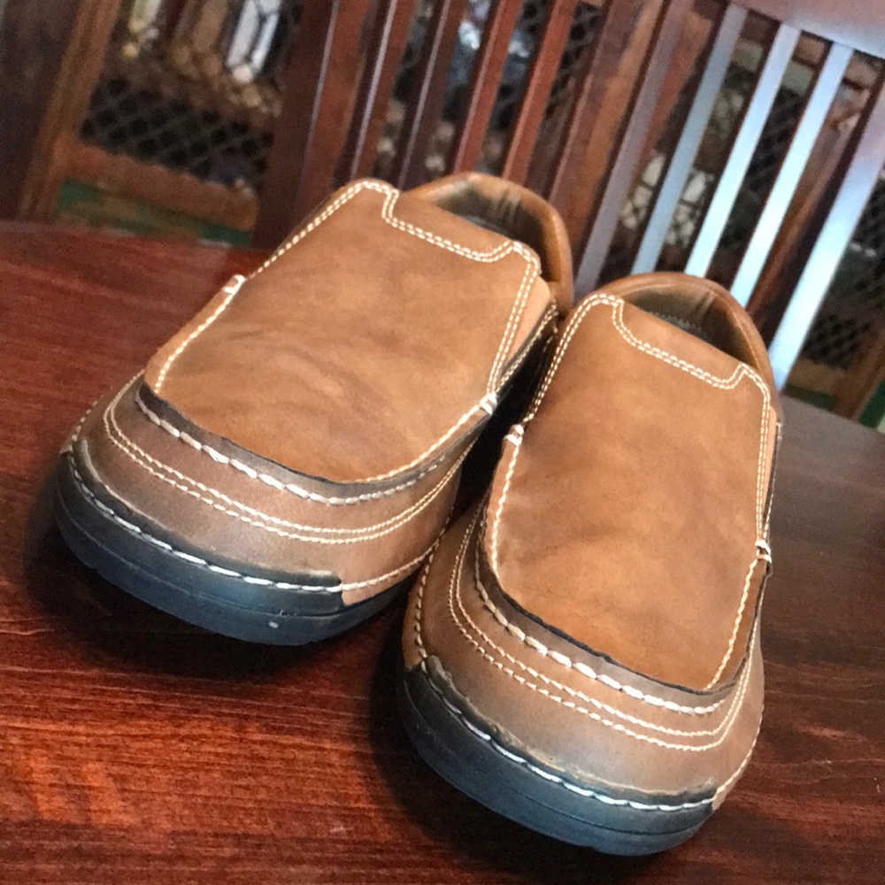 IZOD nwot sz 10 loafers beautiful brown leather slip on’s